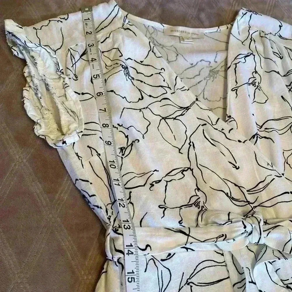 Monteau Los Angeles Size Medium White/Black Floral Linen Blend Wrap Style Dress. - Picture 13 of 13